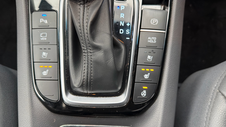 Hyundai IONIQ 1.6 GDi Hybrid Premium SE 5dr DCT Hybrid Hatchback